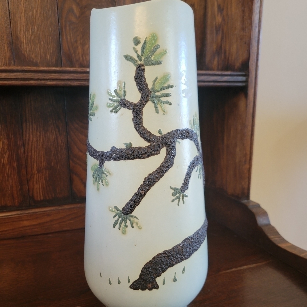 Copy - Vintage pottery vase with a cherry blossom design. Signed by artist - Picture 6 of 7